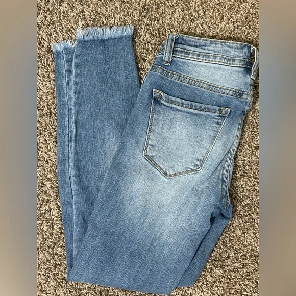 Distressed Skinny Jeans - Picture 3 of 4